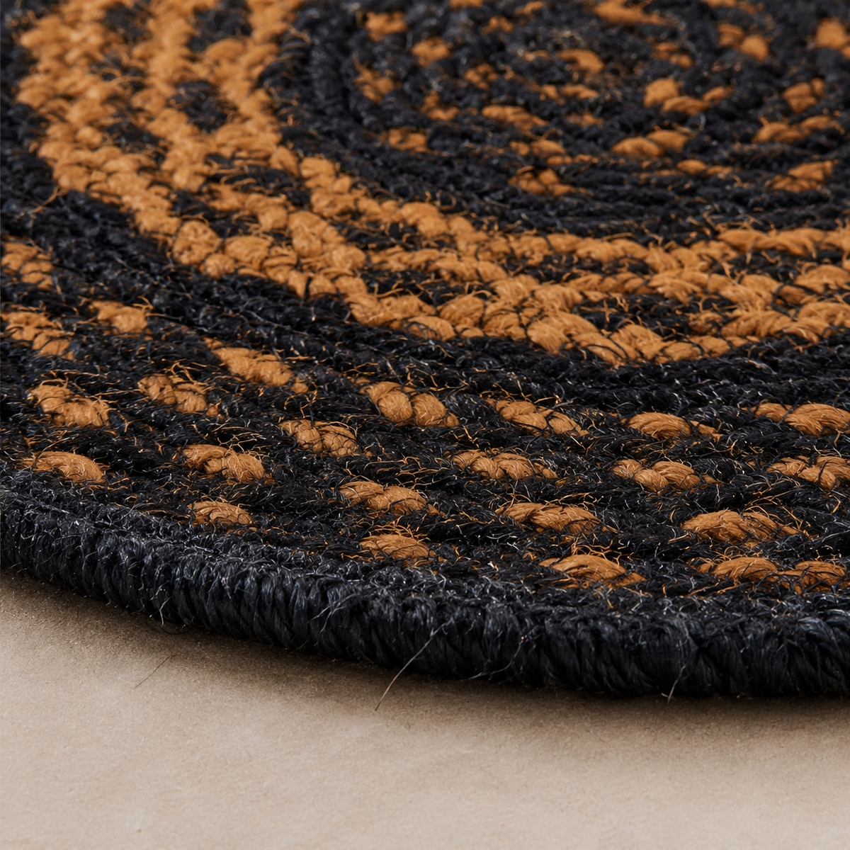 Black & Tan Braided Jute Trivet