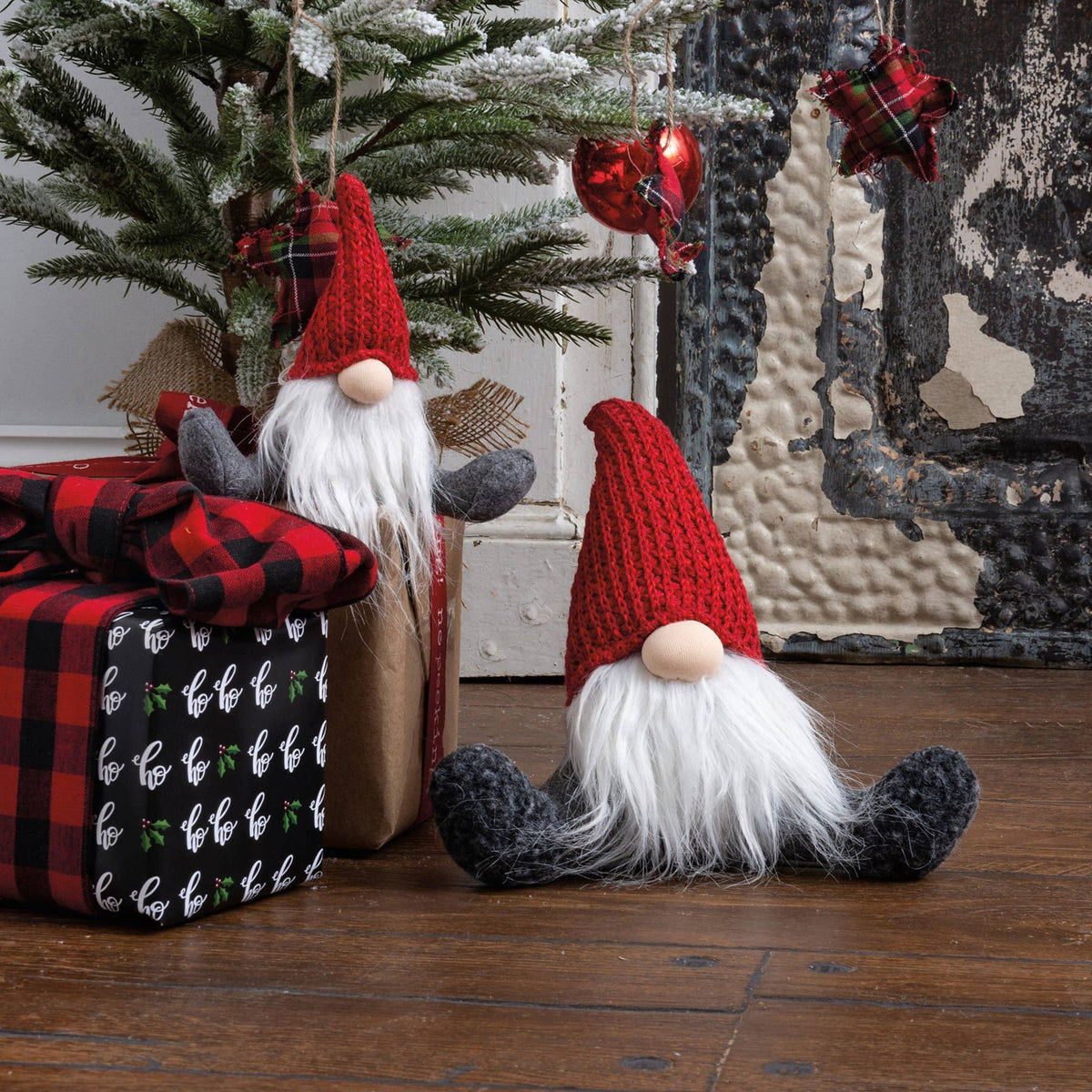 Little Winter Company Gnome Sitter Set